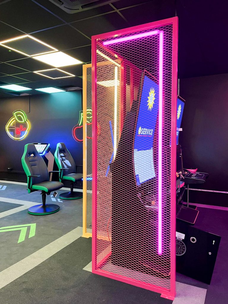 merkur hanau led streifen innenausstattung gitter rechts