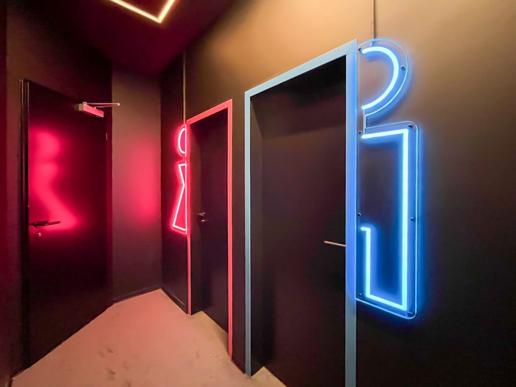 merkur hanau toiletten led