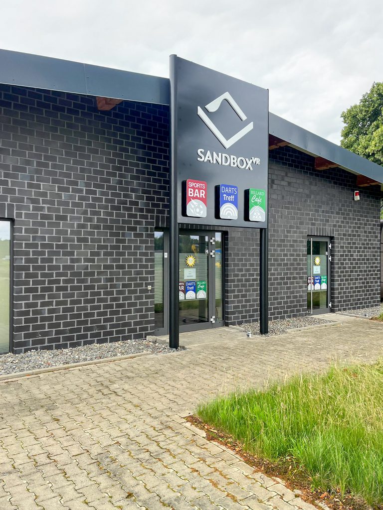 projekt x sandbox pylon hinterleuchtete buchstaben