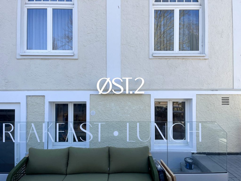 villa astoria kuehlungsborn ost 2 schriftzug leuchtbuchstaben